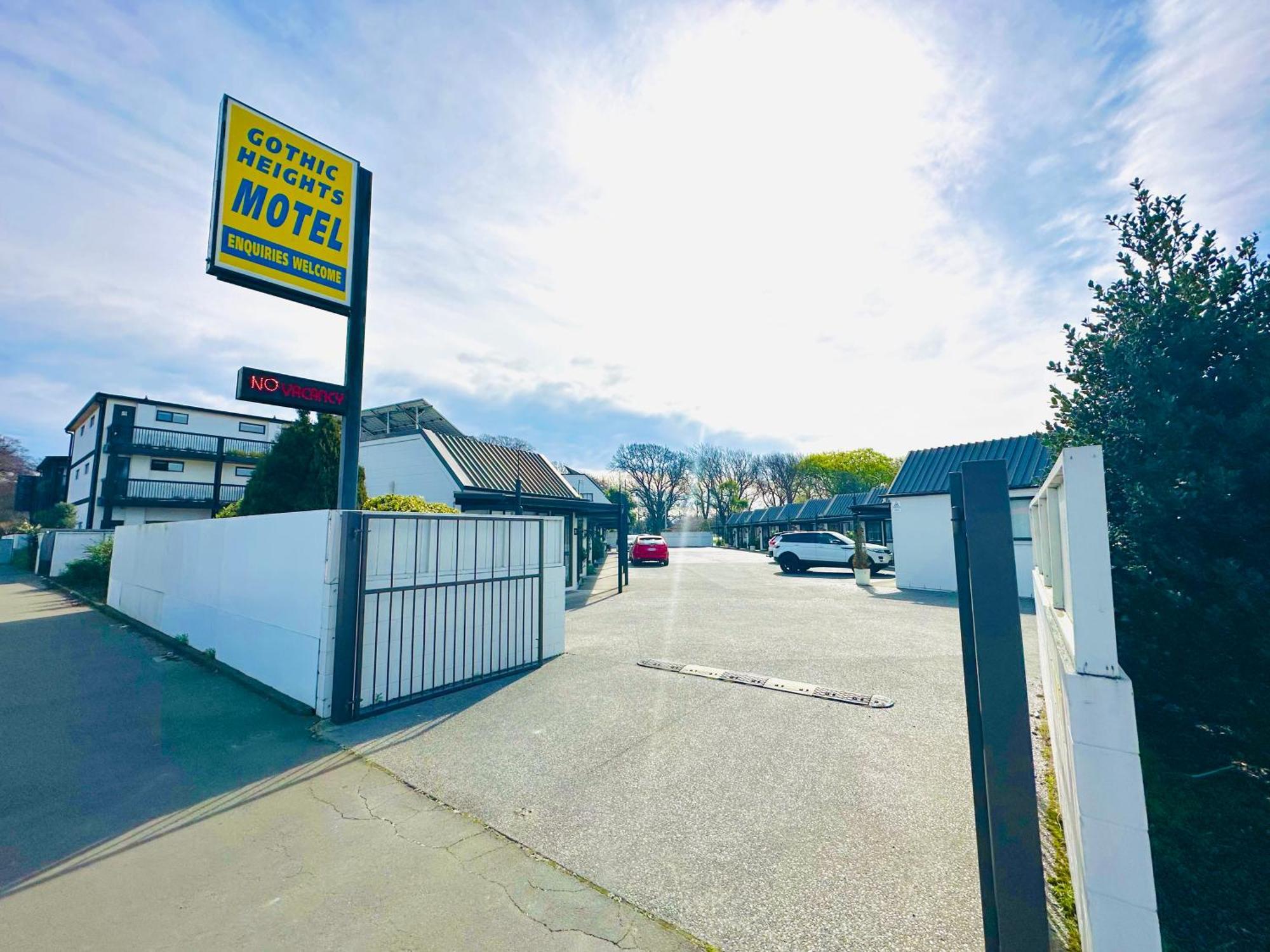 Gothic Heights Motel Κράισττσερτς Εξωτερικό φωτογραφία