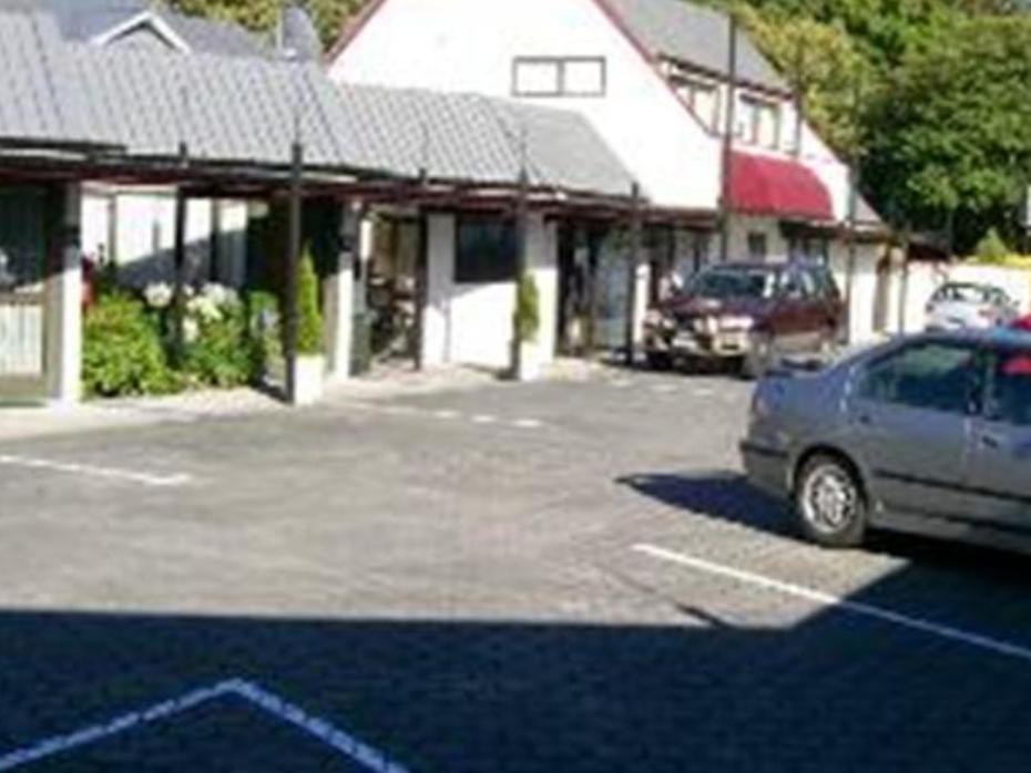 Gothic Heights Motel Κράισττσερτς Εξωτερικό φωτογραφία