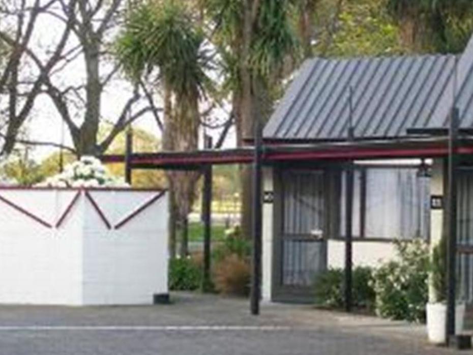 Gothic Heights Motel Κράισττσερτς Εξωτερικό φωτογραφία