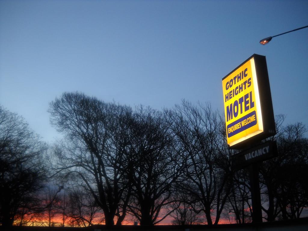 Gothic Heights Motel Κράισττσερτς Εξωτερικό φωτογραφία